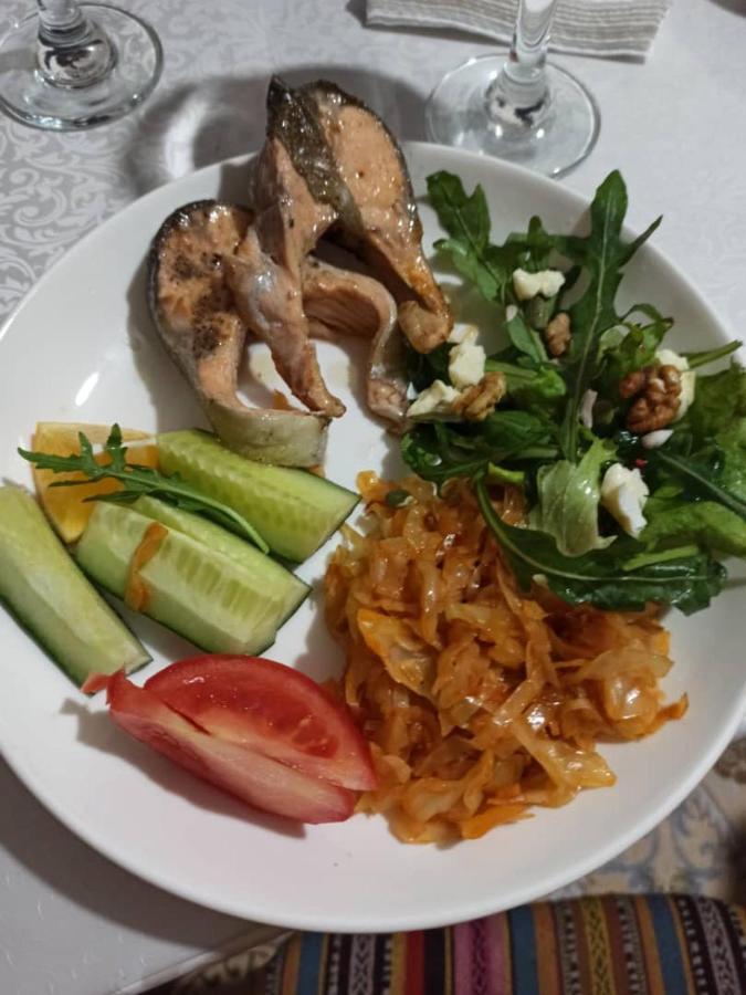 Homestay Jaisel Bishkek Bagian luar foto