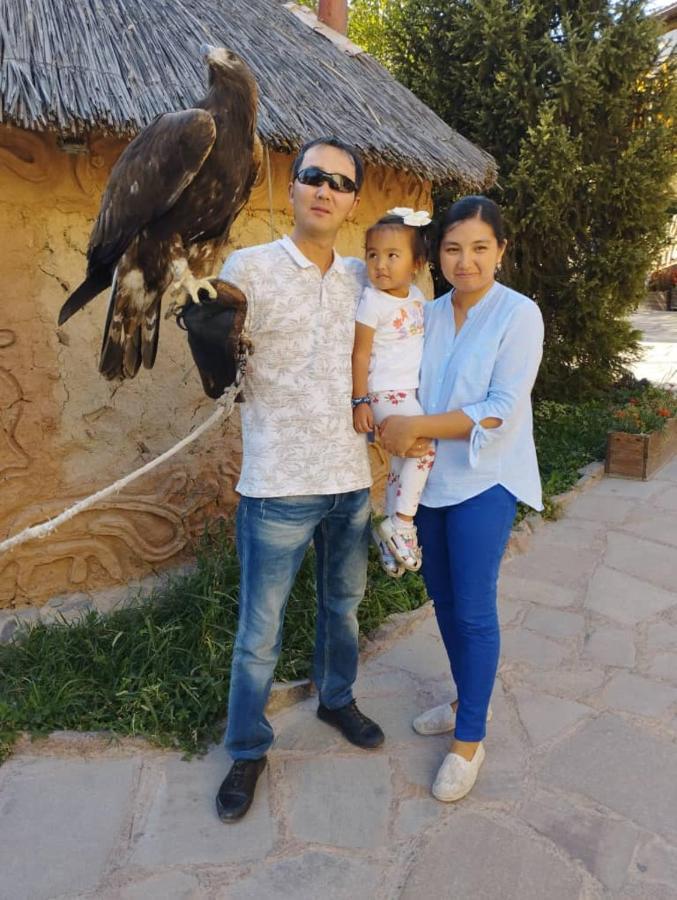 Homestay Jaisel Bishkek Bagian luar foto