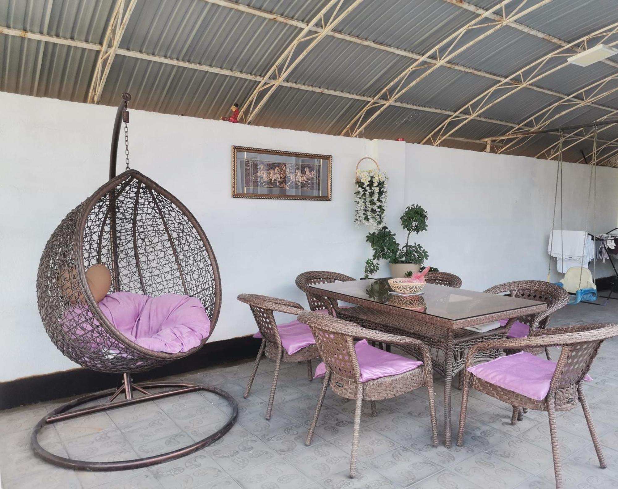 Homestay Jaisel Bishkek Bagian luar foto